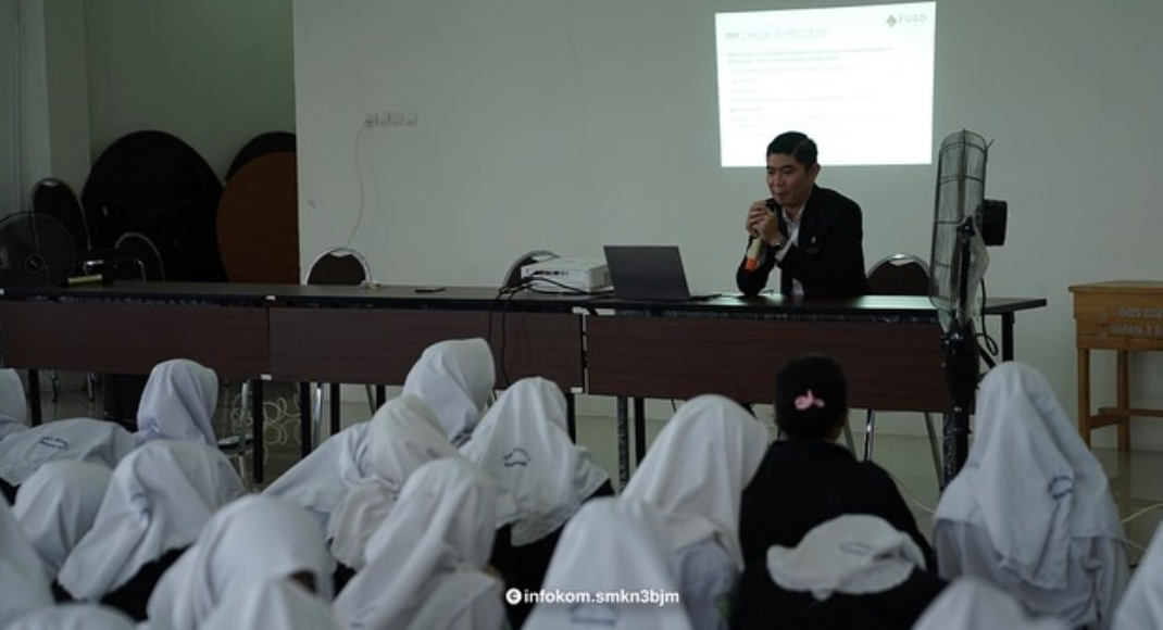 https://mail.smkn3banjarmasin.sch.id/images/noimage.jpg